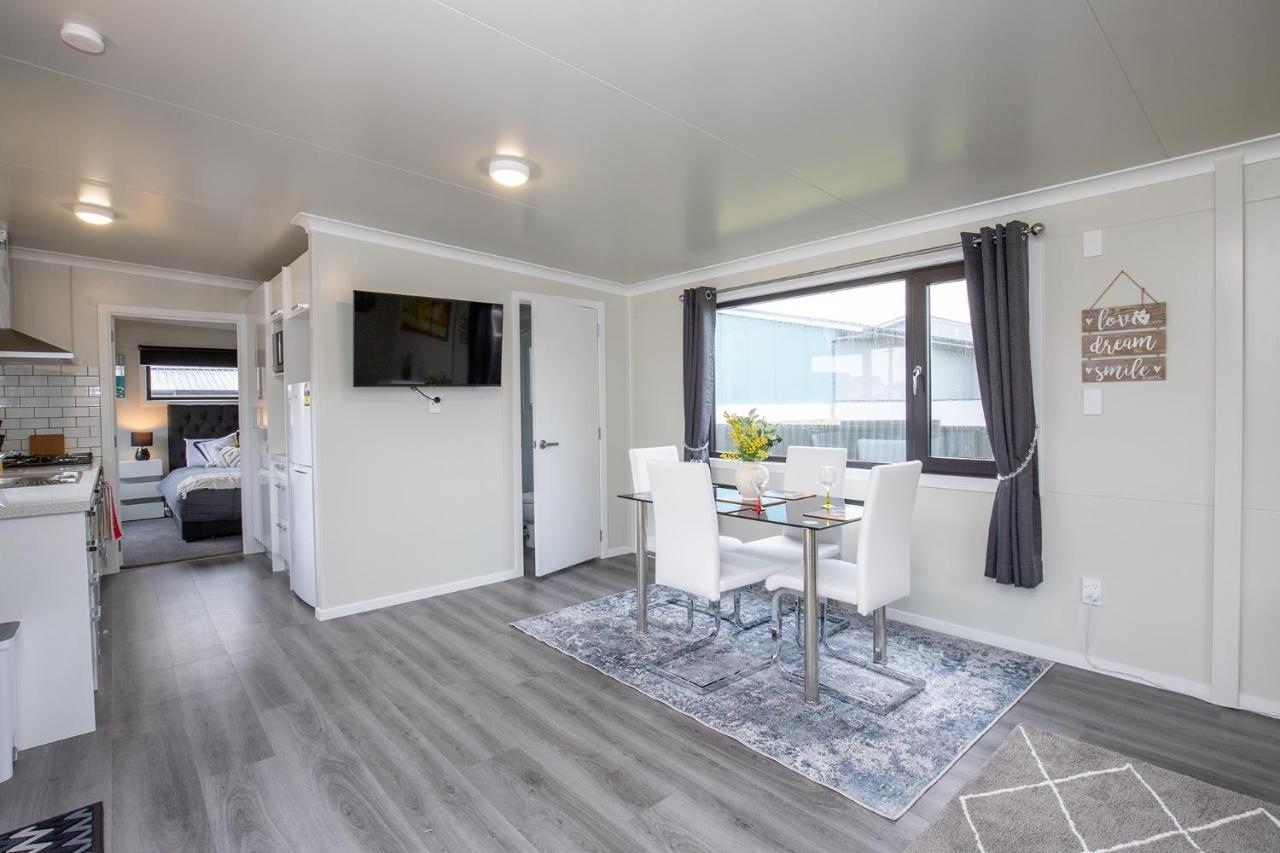 Affordable Modern Accommodation Westport Exterior foto