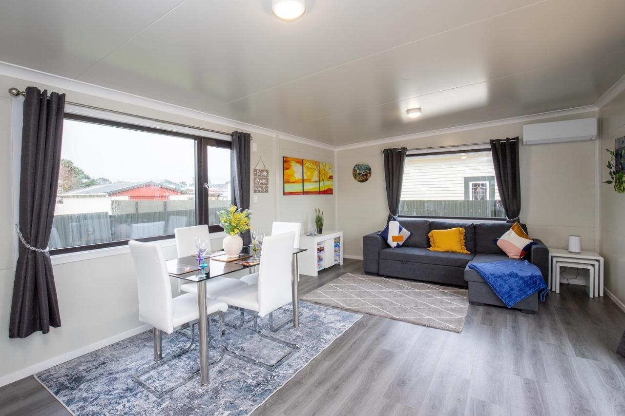 Affordable Modern Accommodation Westport Exterior foto